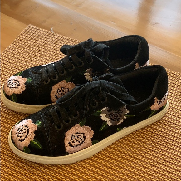 Rebecca Minkoff sneakers - Picture 2 of 2
